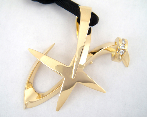 08_gold_pendant